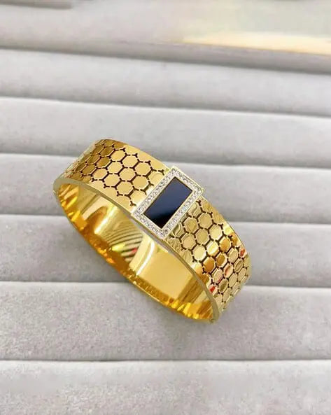 Artificial jewelleryAKaccessories