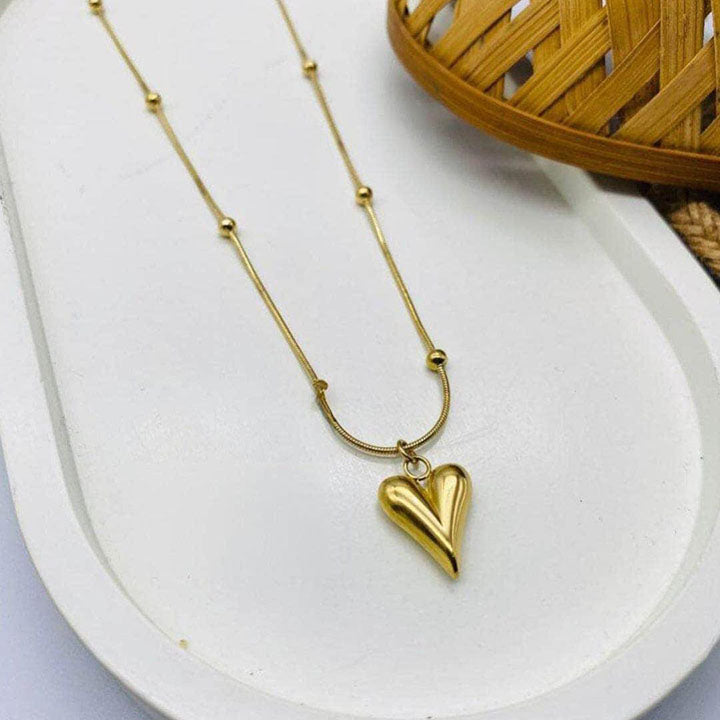 Artificial jewelleryAKaccessories