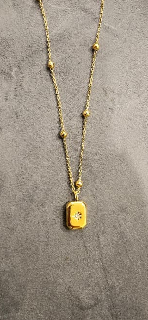 Artificial jewelleryAKaccessories