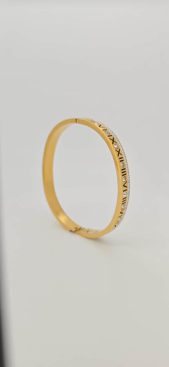 Roman zircone bangle