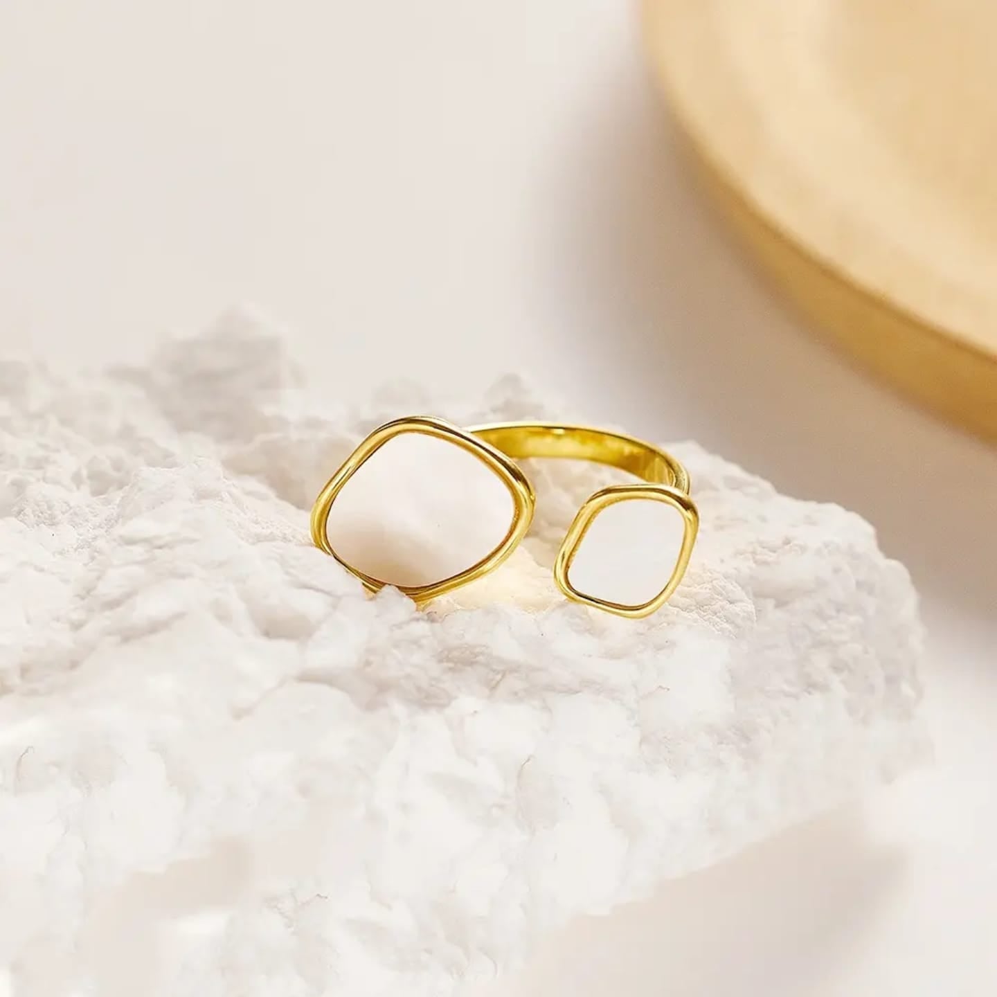 Twisted shells rings Adjustable size