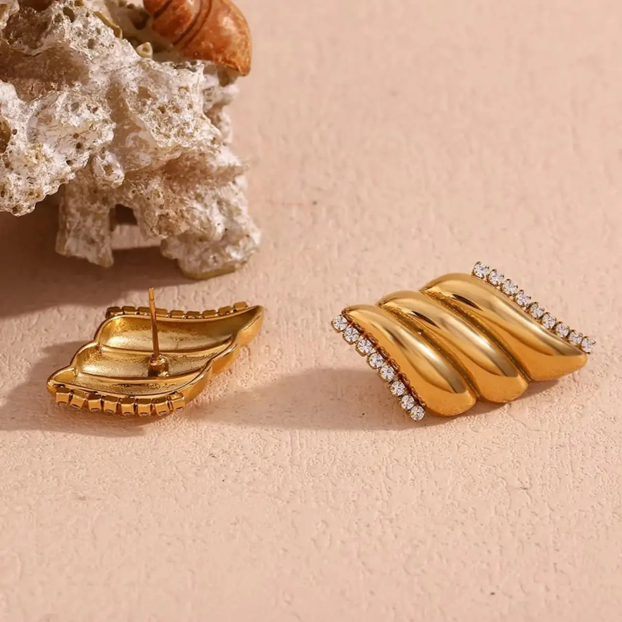 Artificial jewelleryAKaccessories