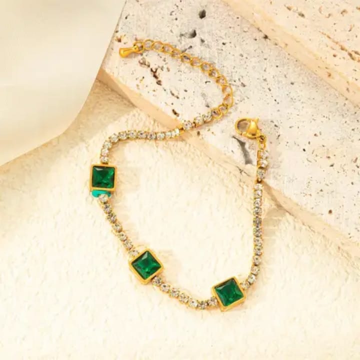 Artificial jewelleryAKaccessories