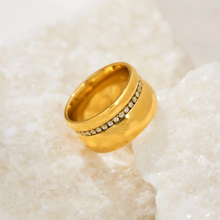 Artificial jewelleryAKaccessories