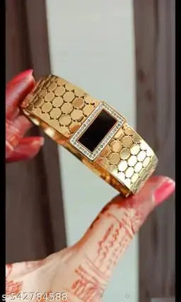 Artificial jewelleryAKaccessories