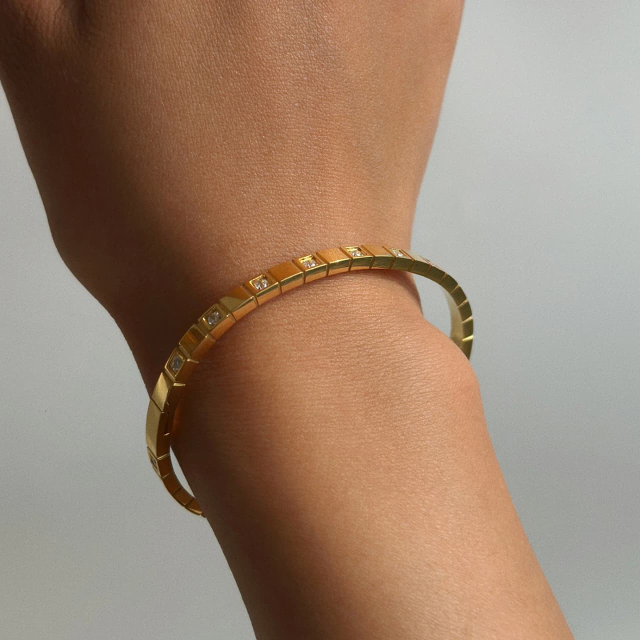 Artificial jewelleryAKaccessories