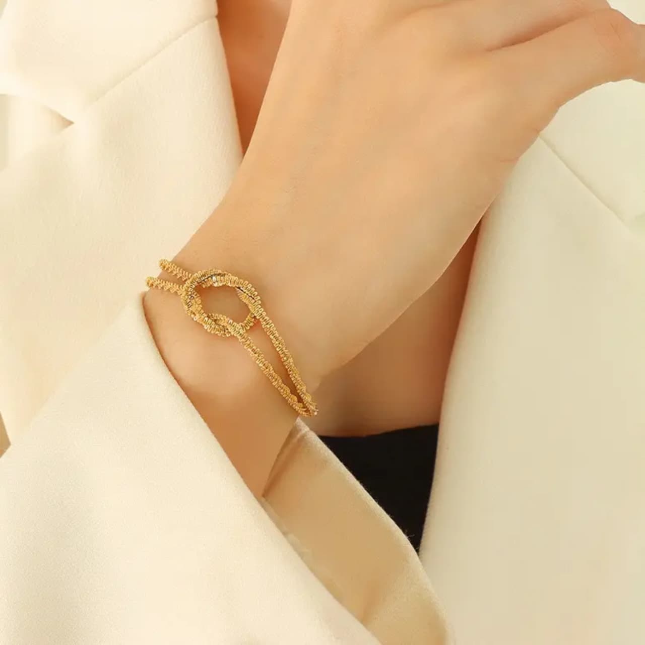 Artificial jewelleryAKaccessories