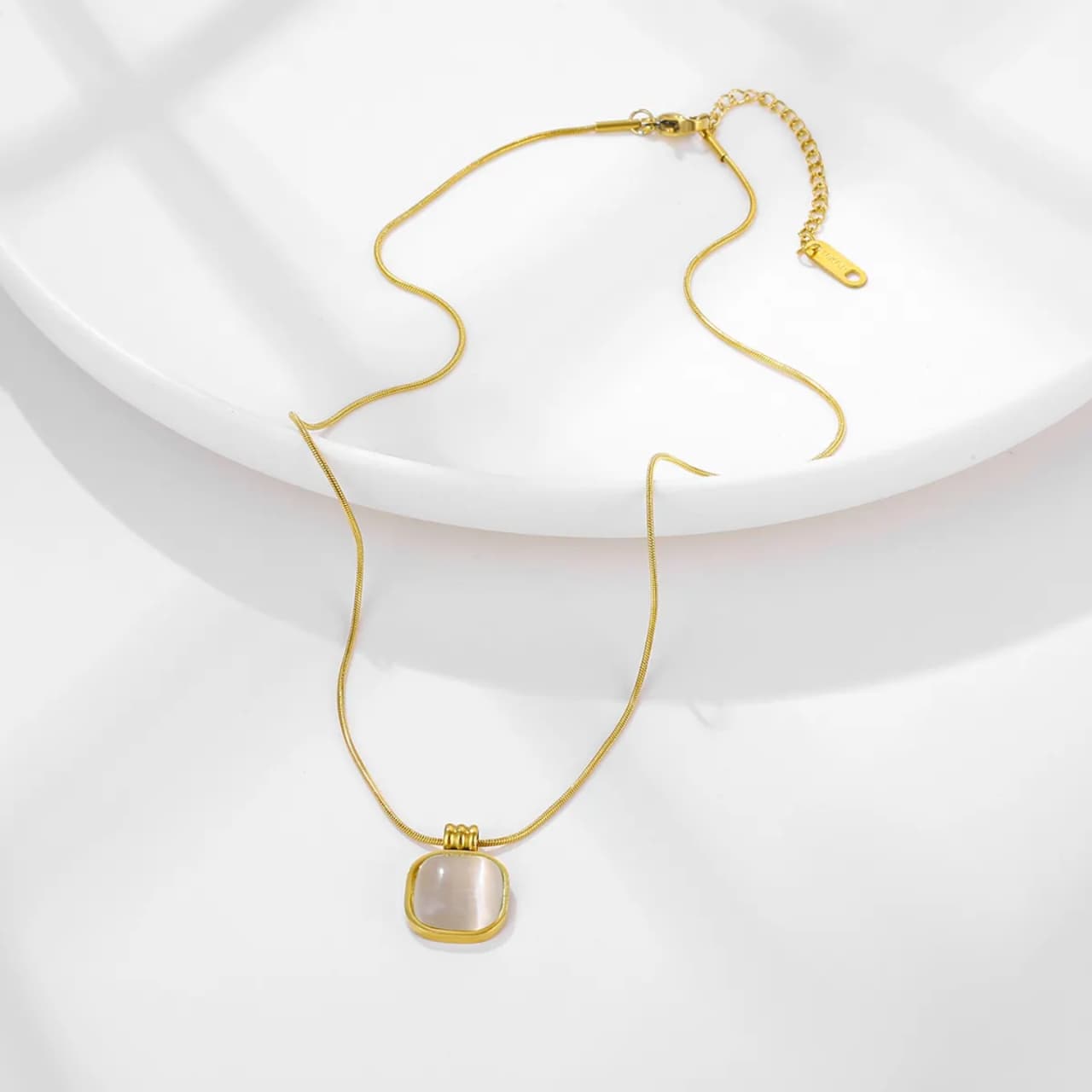 Artificial jewelleryAKaccessories