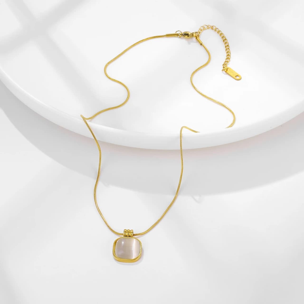 Artificial jewelleryAKaccessories