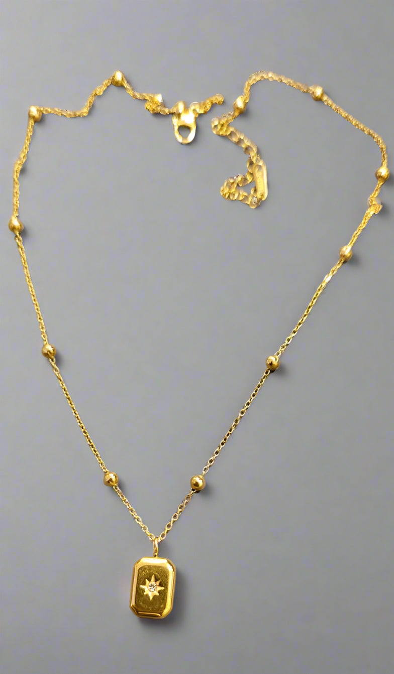 Artificial jewelleryAKaccessories