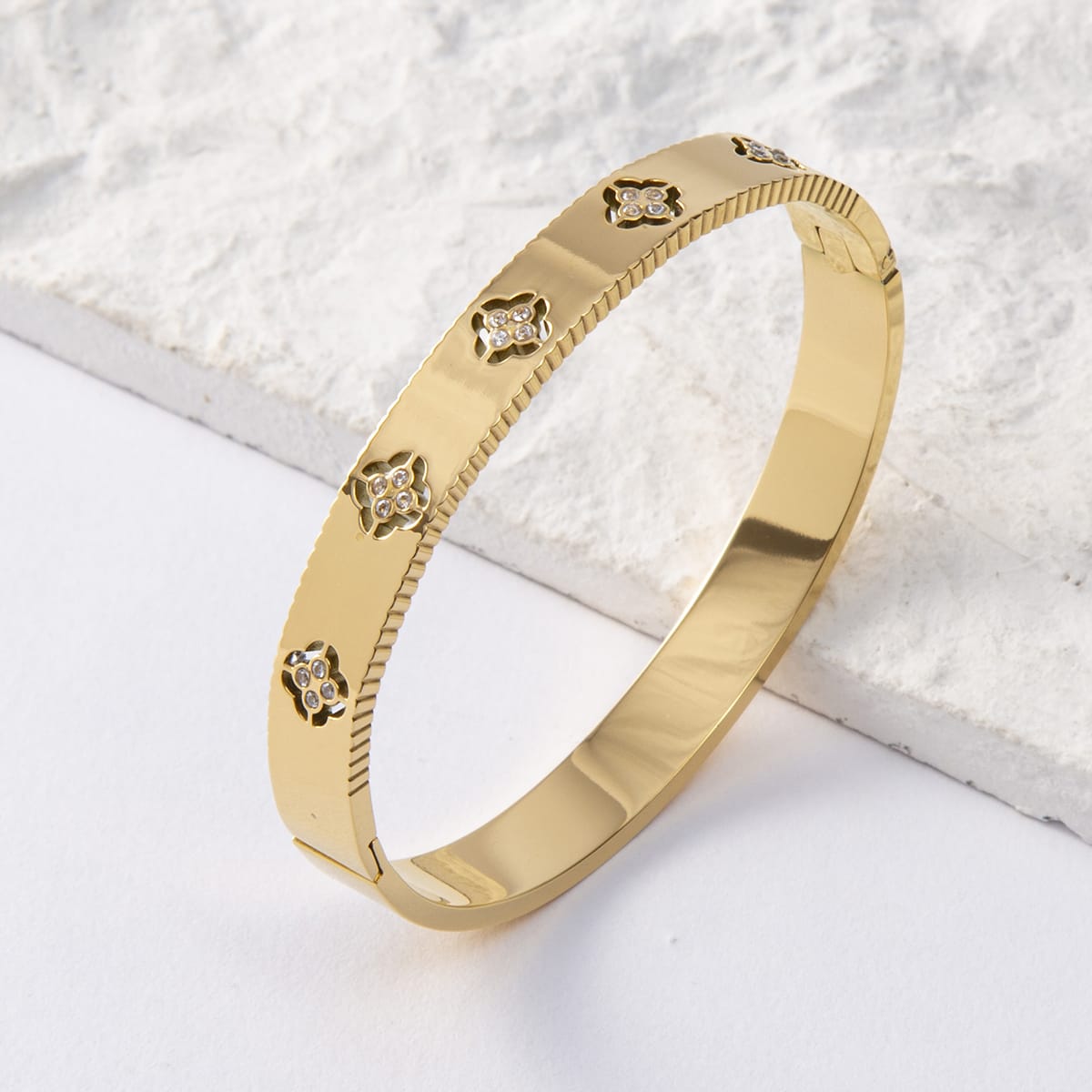 Luxery Clover Bengal