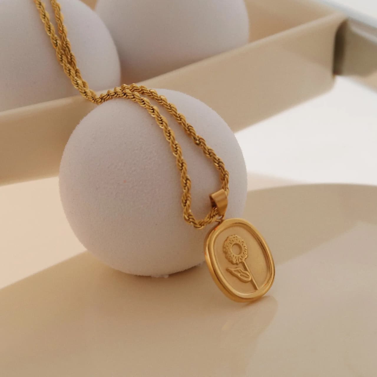 Rose Necklace rope chain