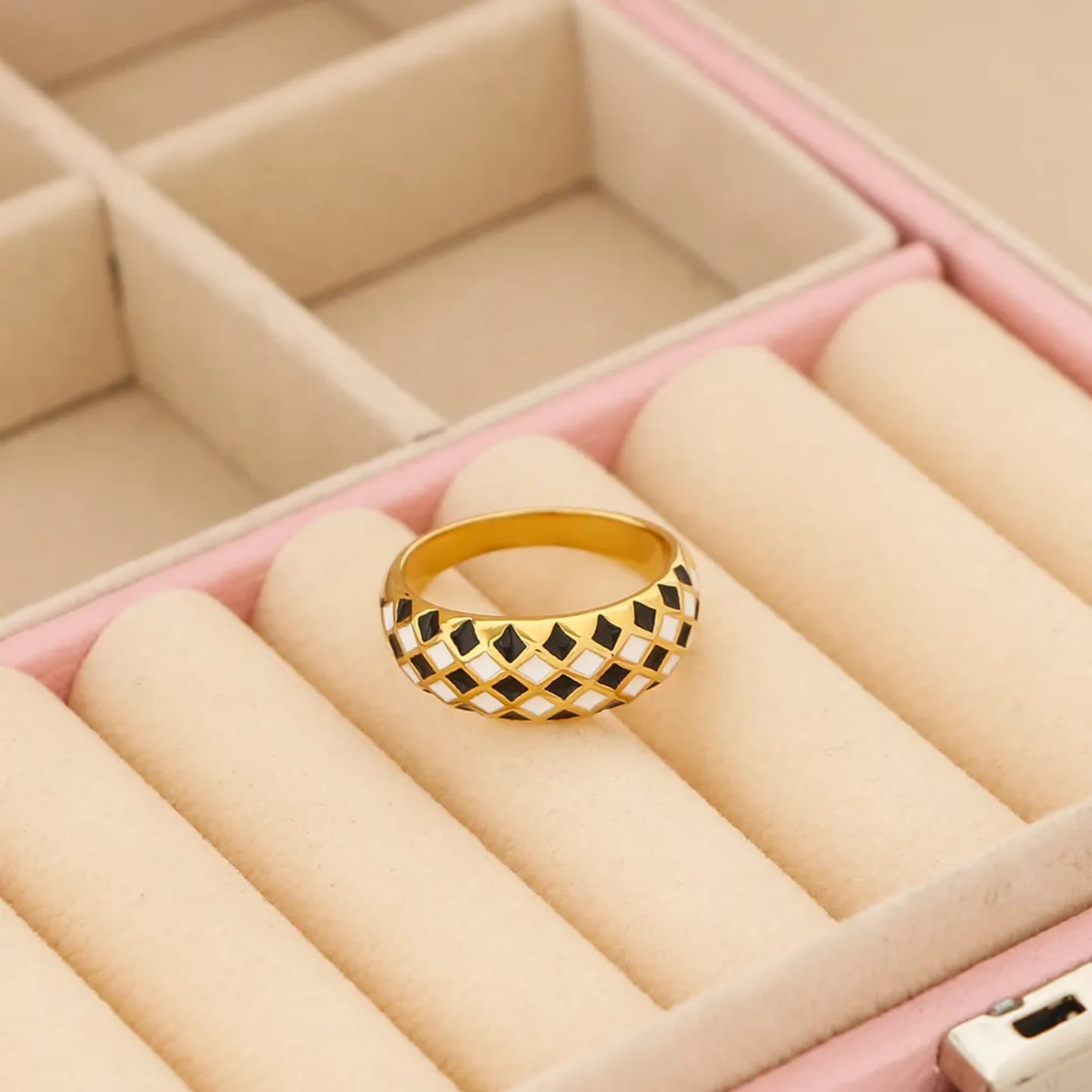 Chess rings