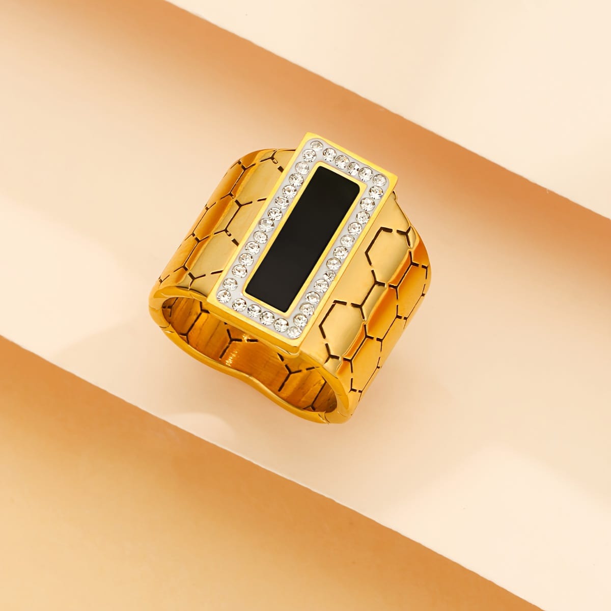 Luxury ring   Adjustable size