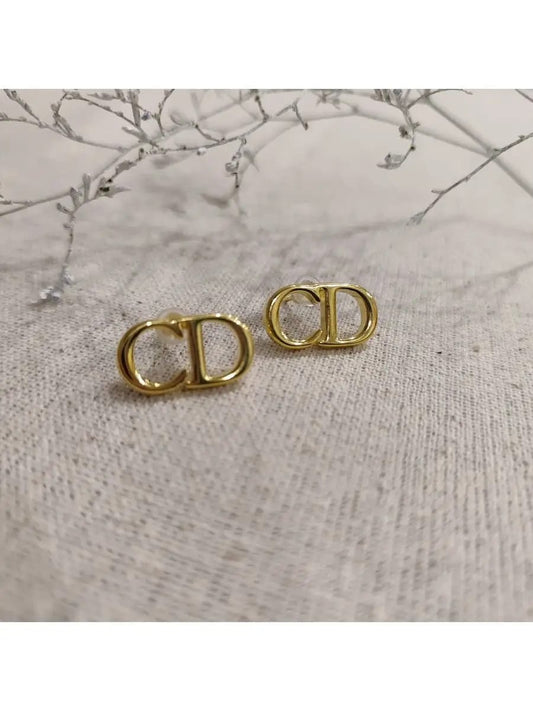New Dior Studs