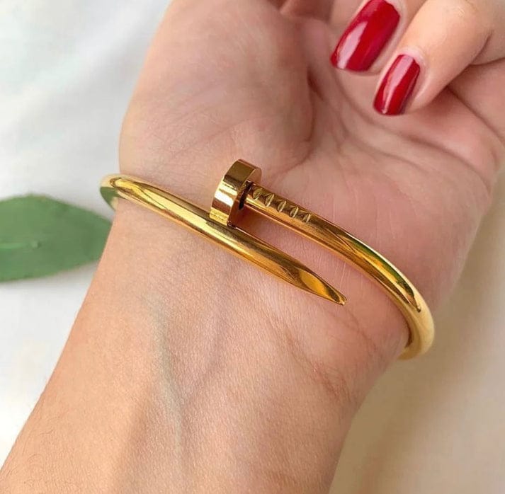 Nail Signature Cartier Bangle